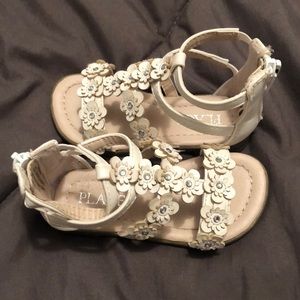 Children’s Place girls sandal, 5T, mint condition